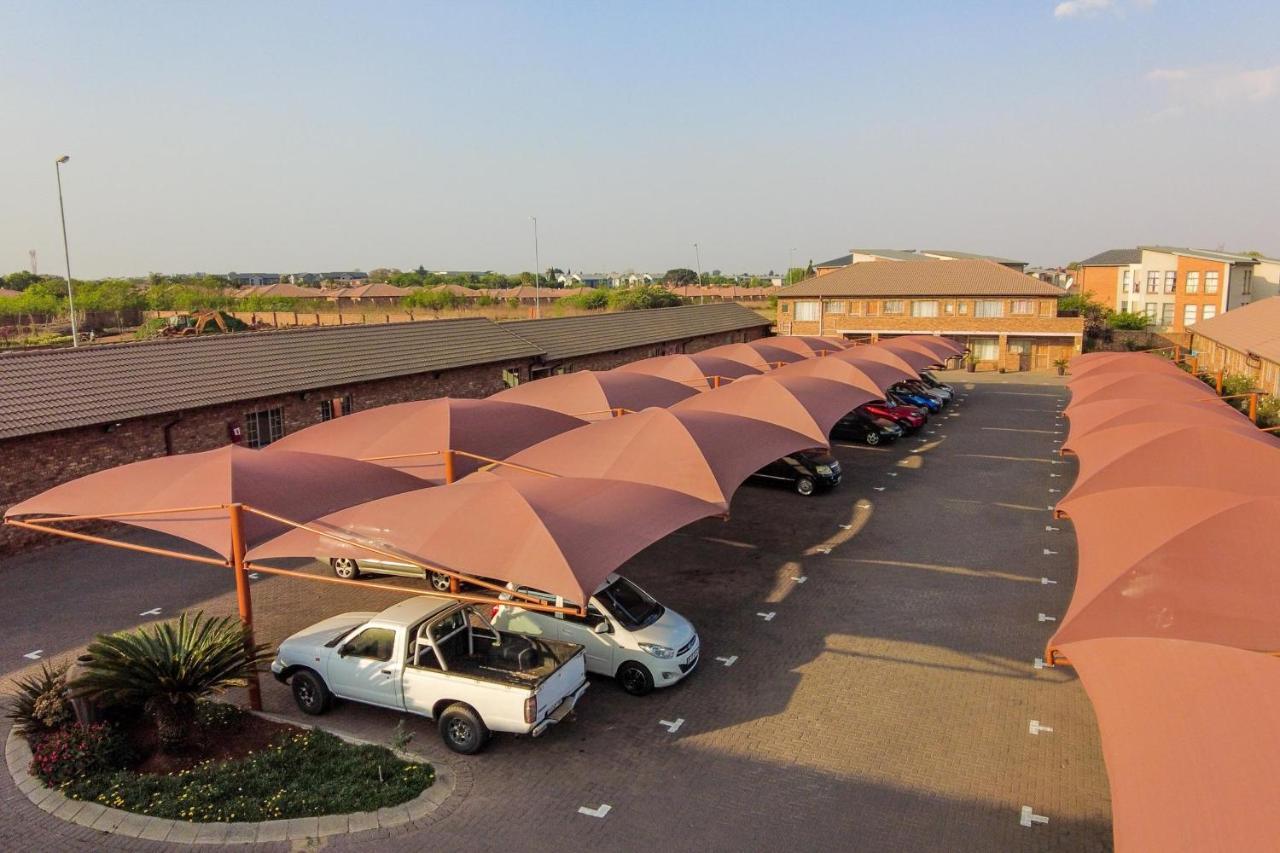 Rudman Townhouses - Family Apartment Boksburg Ngoại thất bức ảnh