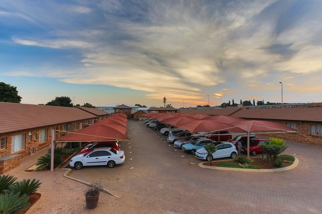 Rudman Townhouses - Family Apartment Boksburg Ngoại thất bức ảnh